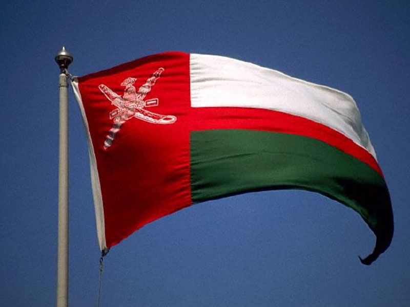 علم عمان يزين برج خليفة احتفاءً بذكرى العيد الوطني